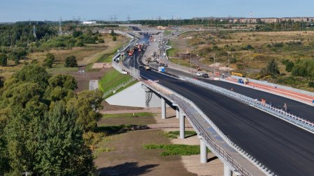Петербург наводит мосты: культурные и промышленные